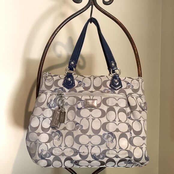 Coach Handbags - COACH POPPY Purse